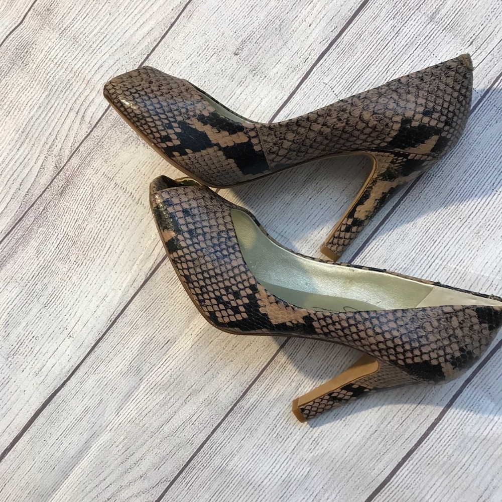 Jessica Simpson heels ( Size 7 1/2 )